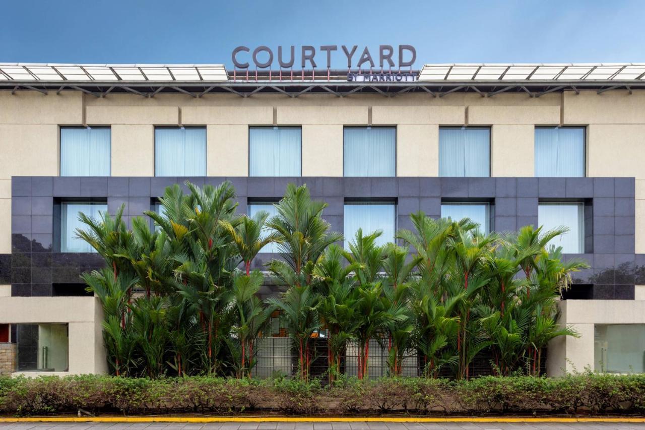 Courtyard By Marriott Kochi Airport Hotel Nedumbassery Esterno foto
